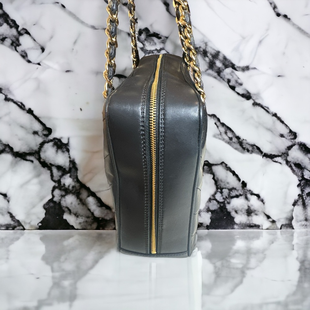 CHANEL CHEVRON lambskin shoulder/handbag - Picture 8 of 14